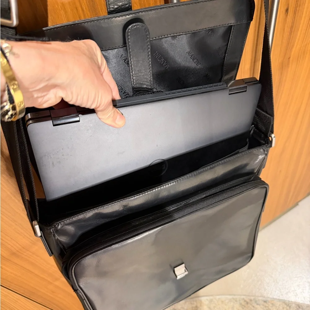 N/A mancini messenger